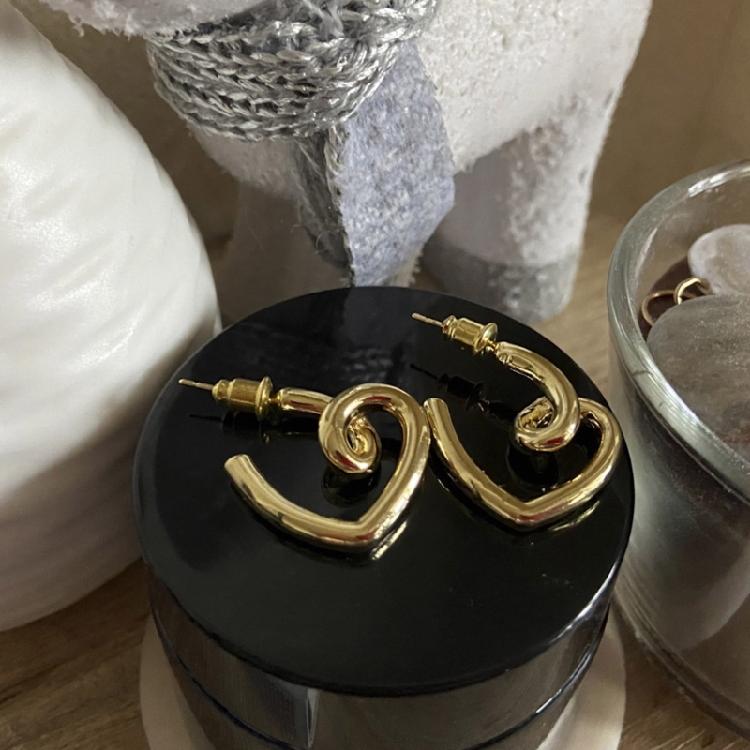 Bohemian Earrings for Women Irregular Heart Alloy Ear Rings Fashion Jewelry Unique Ear Accessories for Daily Or Party Wear