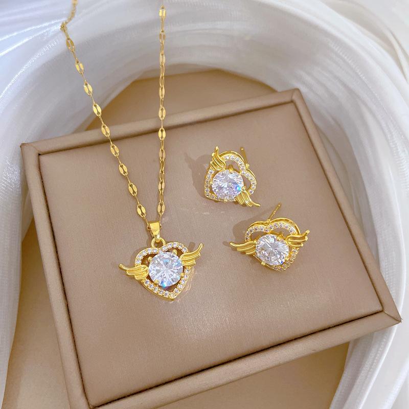 Love Wing Necklace Earrings Set Light Luxury Slightly Inlaid Personalized Temperament Banquet Earrings Item Combination