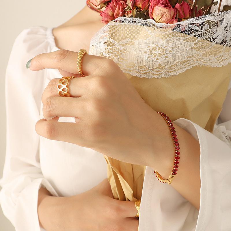 Elegant Noble Lady Necklace and Bracelet Set with Zircon Accents
