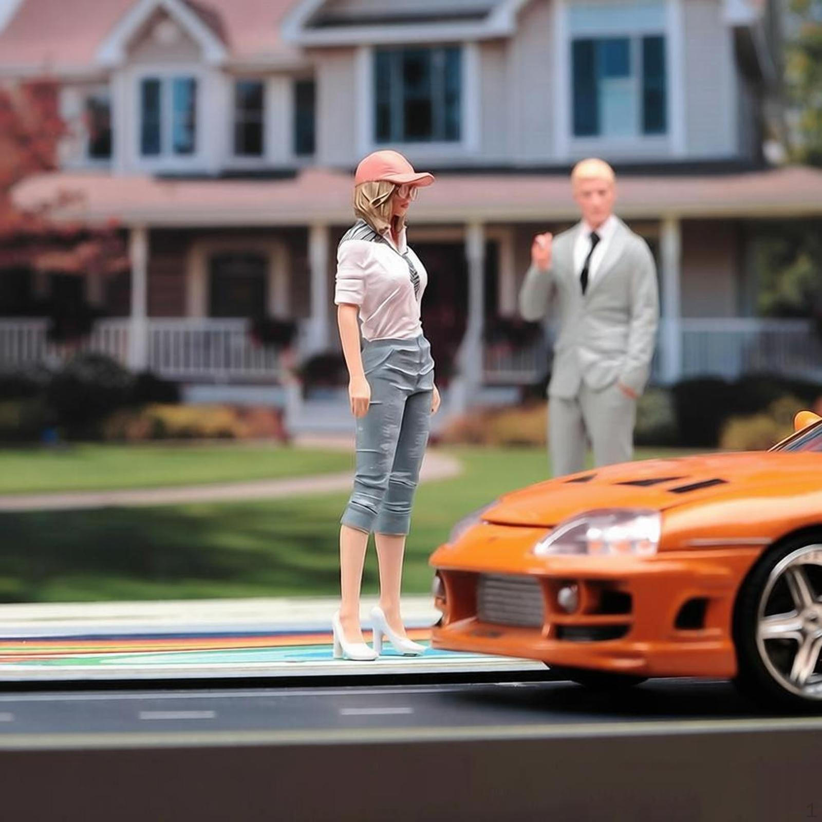 1:18 Stylish Woman Miniature Figure Mini People Figurine Collections Decorative Dollhouse