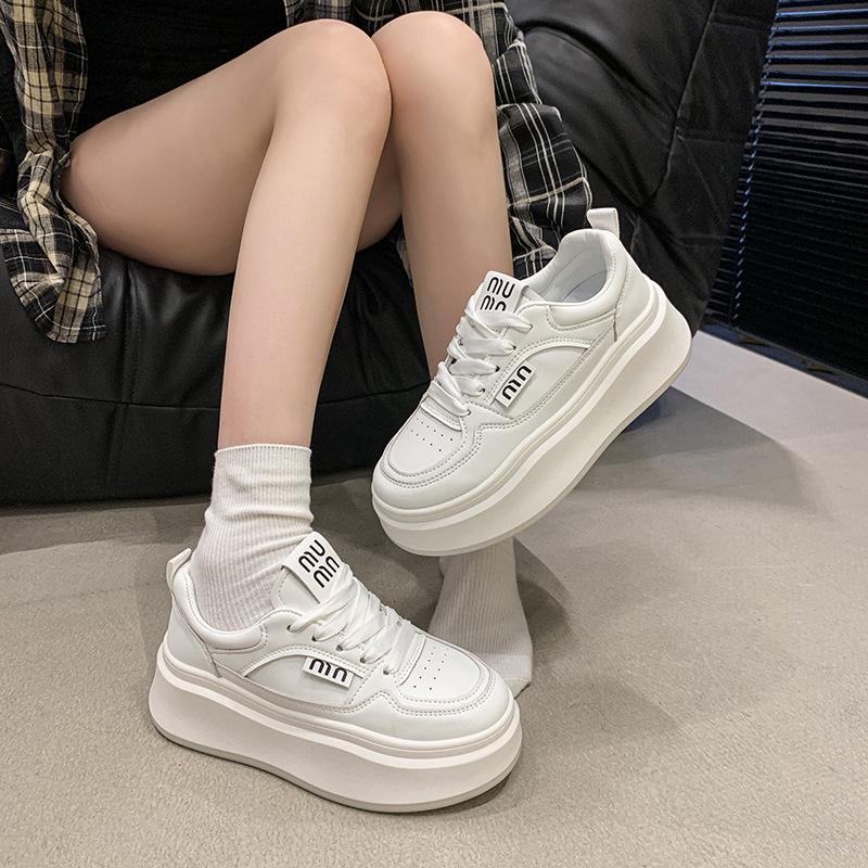 Little white shoes women's shoes 2025 new thick-soled height increase leisure sports niche explosion versatile muffin and single shoes
