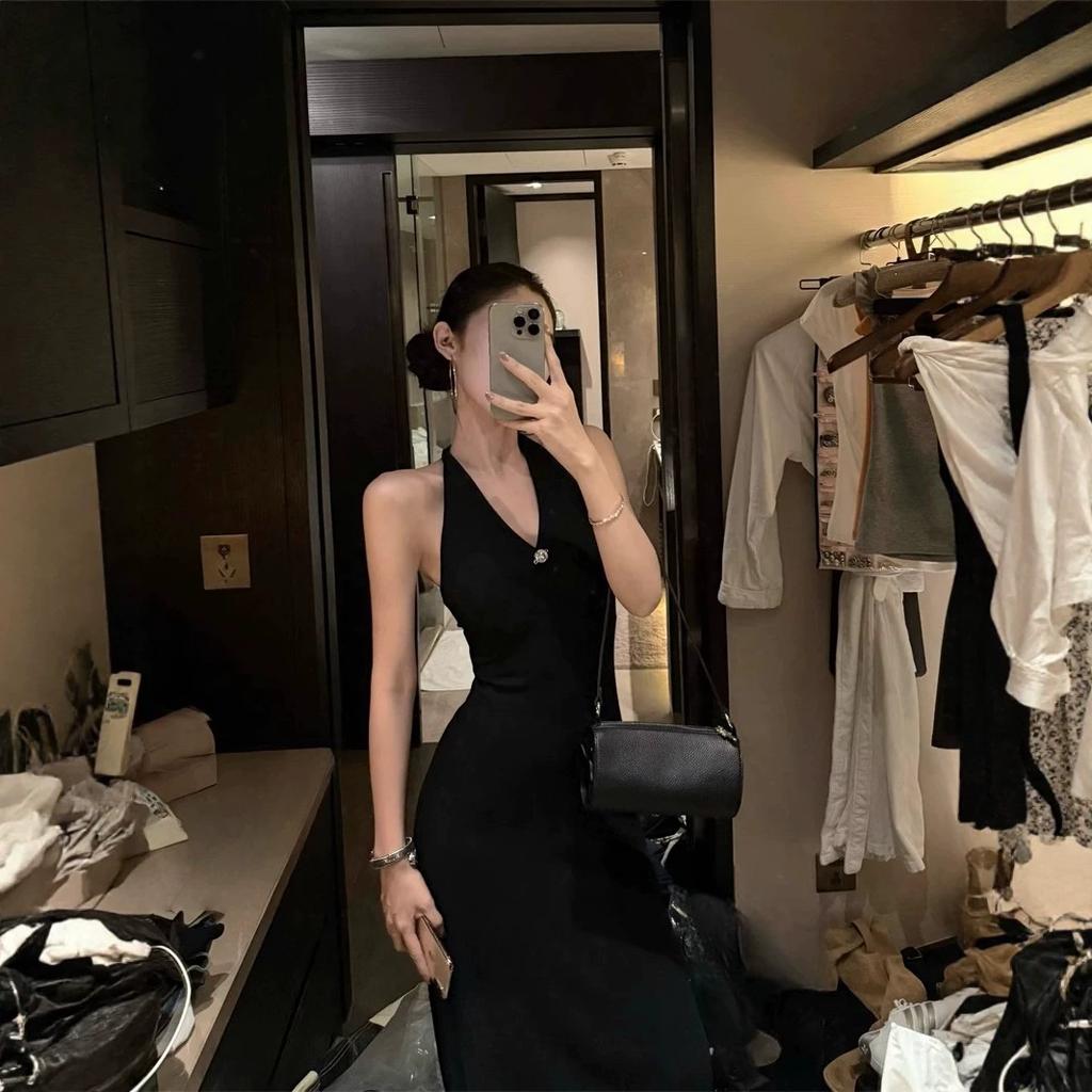 Design halter neck dress female summer royal sister style slim dress long dress black temperament hip skirt