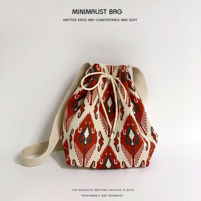 

Сумка через плечо Xia Ethnic Style Patterned Handbag Маленькая сумка Большая вместительная сумка для поездок на работу на одно плечо бежевый/красный