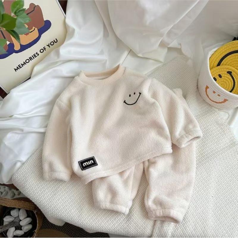 Sıcak Sonbahar/Kış Çocuk Pijama Takımı - Erkek ve Kız Çocuklar İçin Kalınlaştırılmış Kadife İki Parçalı