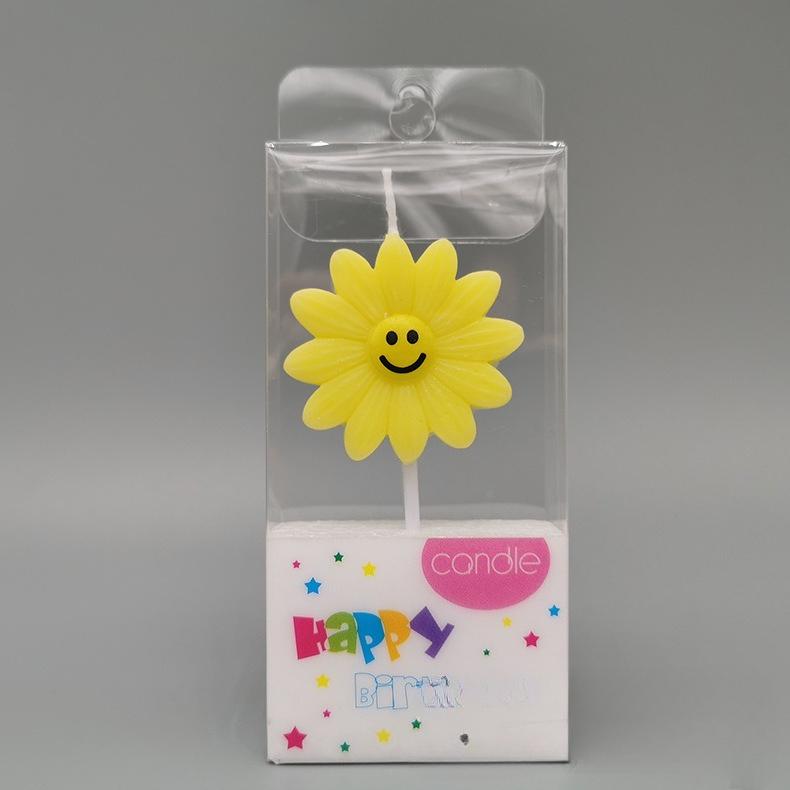 

Small Daisy Flower Shape Birthday Cake Decoration Candle Cartoon Sun Flower Smile Smiling Face Creative Birthday Candle