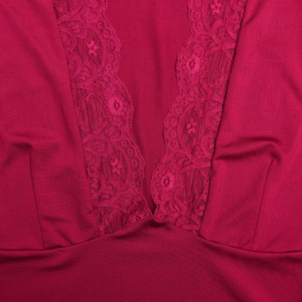 Sexy top s dlouhým rukávem, slim střihem, véčkovým výstřihem a krajkovým prošíváním