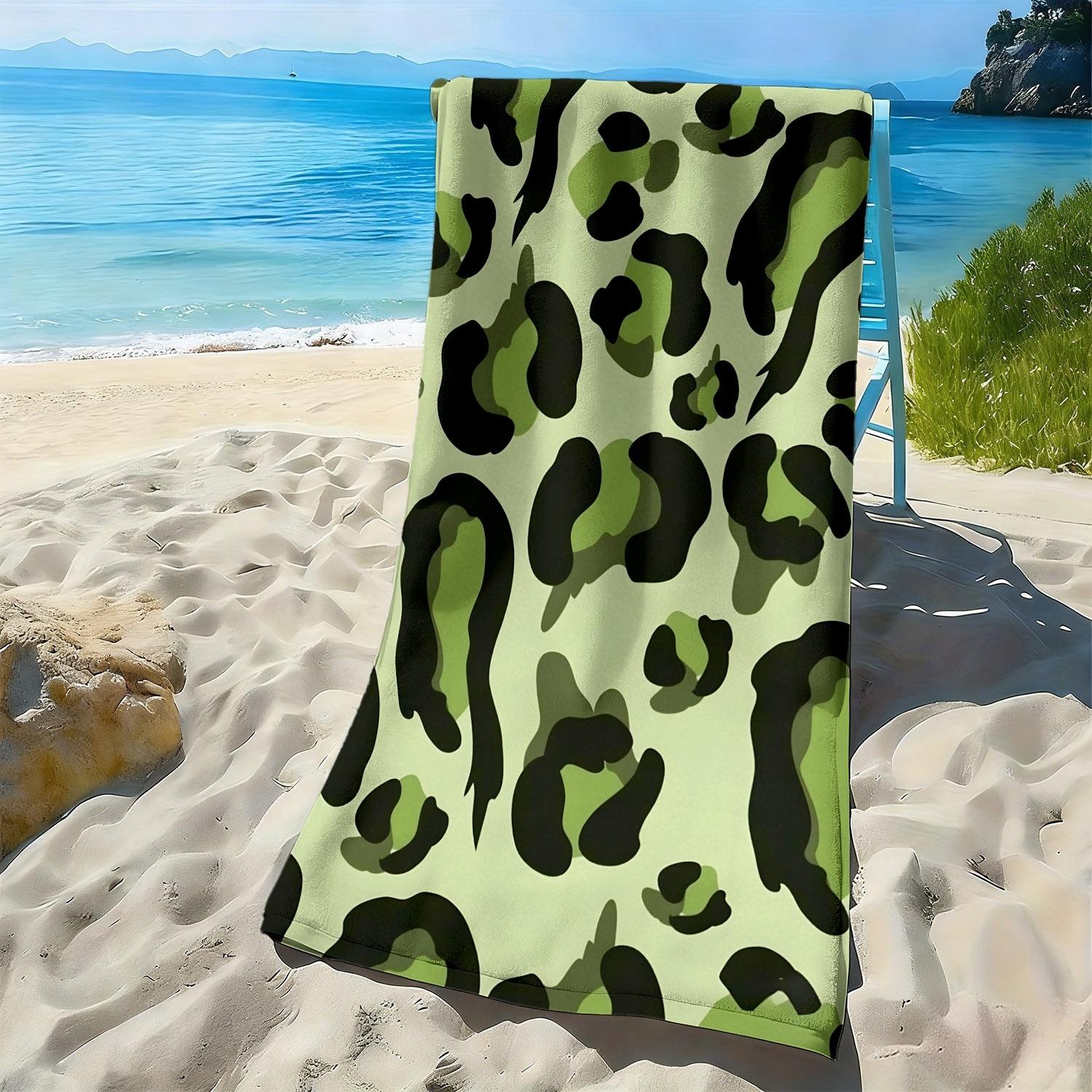 

Camouflage-style irregular patterns polyester microfiber beach towel is highly absorbent suitable for swimming and beach outings W30*H60(CM)