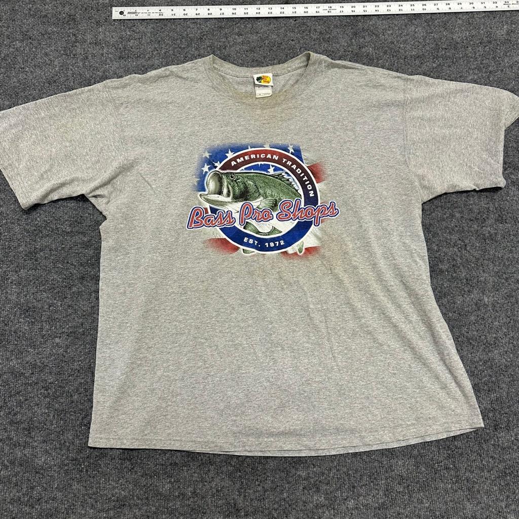 Bass Pro Shops T-Shirt Mens Size 2XL Gray American Tradition Bass Graphic Tee