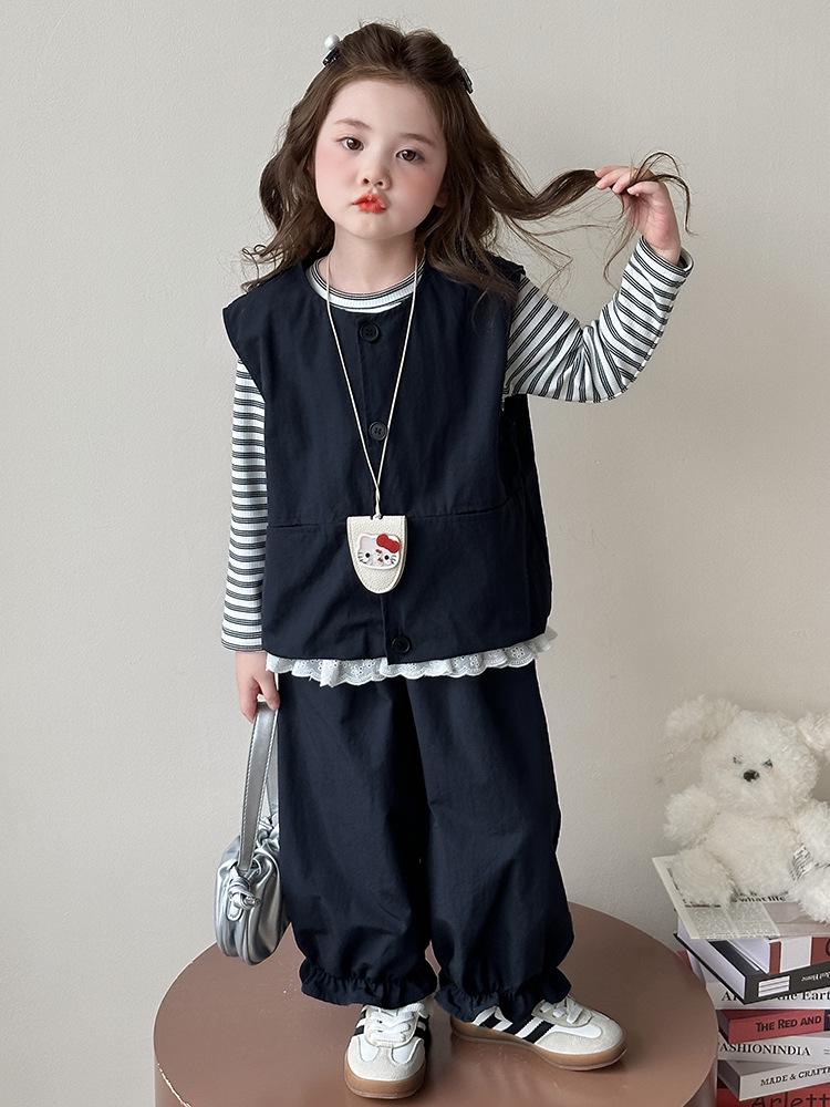 Girls' Korean Style Autumn Vest Three-Piece Outfit: Trendy, Casual, and Beautiful