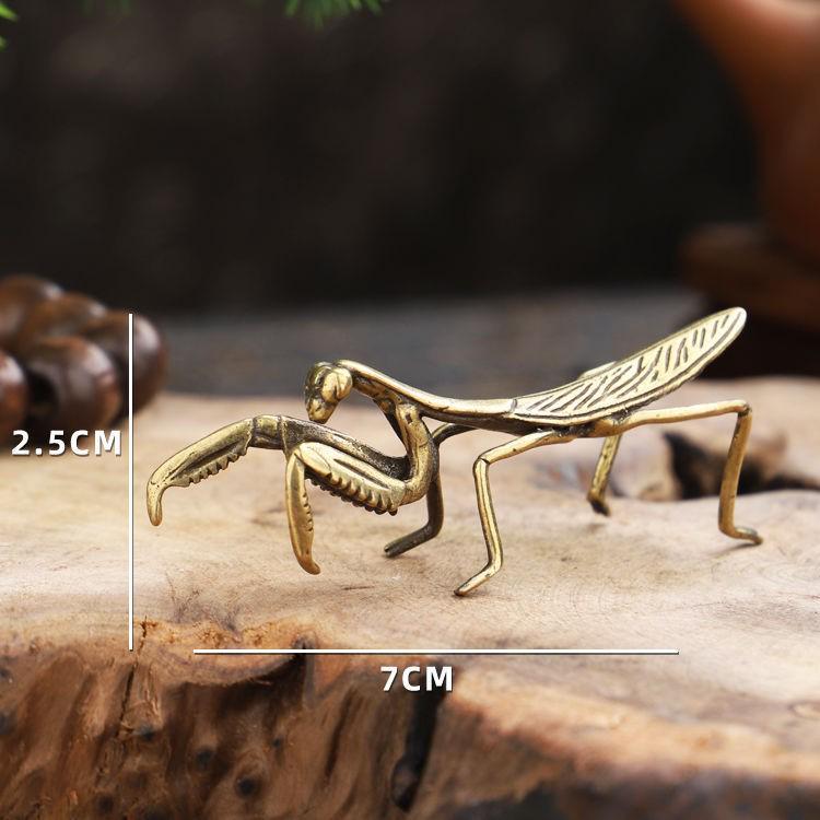 Creative Brass Mantis Ornament: Retro Cartoon Desktop Decoration