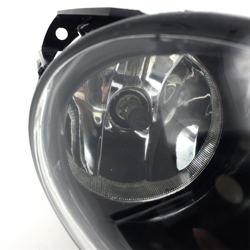 Compatible Fog Light Assembly for Old Magotan B6 Models (2007-2011) - Front Bumper and Headlight Replacement.