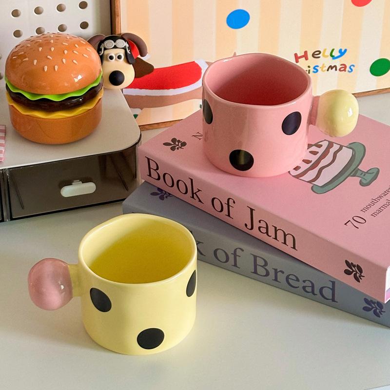 Tazza carina ins a pois tonda palla irregolare tazza acqua in ceramica tazza semplice per la colazione tazza per la colazione regalo di compleanno