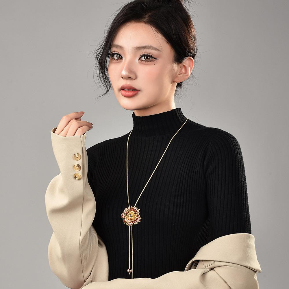 Flower Trendy Rose Sweater Chain Necklace For Women With Hollow Floral Accents And Charm