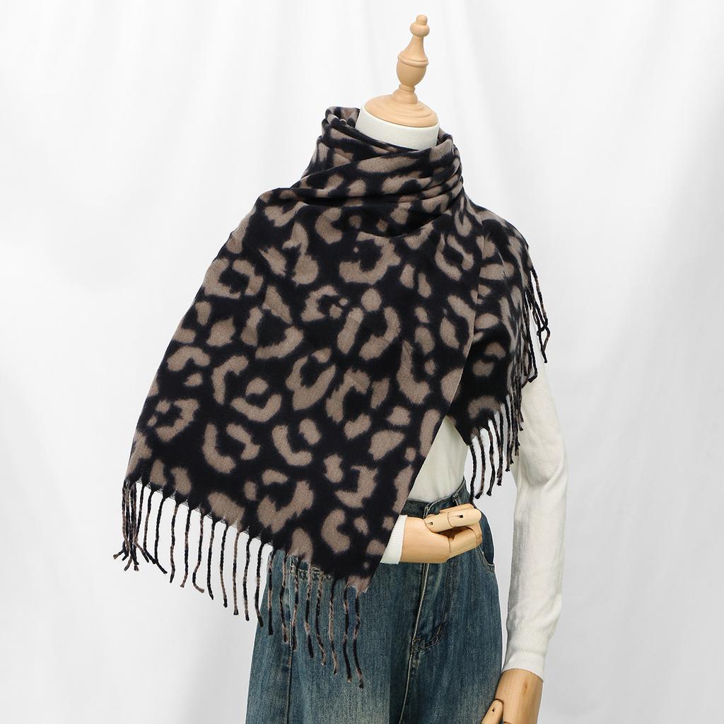 Novo Lenço Pashmina de Leopardo de Luxo Xales Envoltórios de Caxemira Cachecóis Longos de Inverno Quentes Moda Feminina Mantas Longas Cachecóis com Franjas 180*30Cm