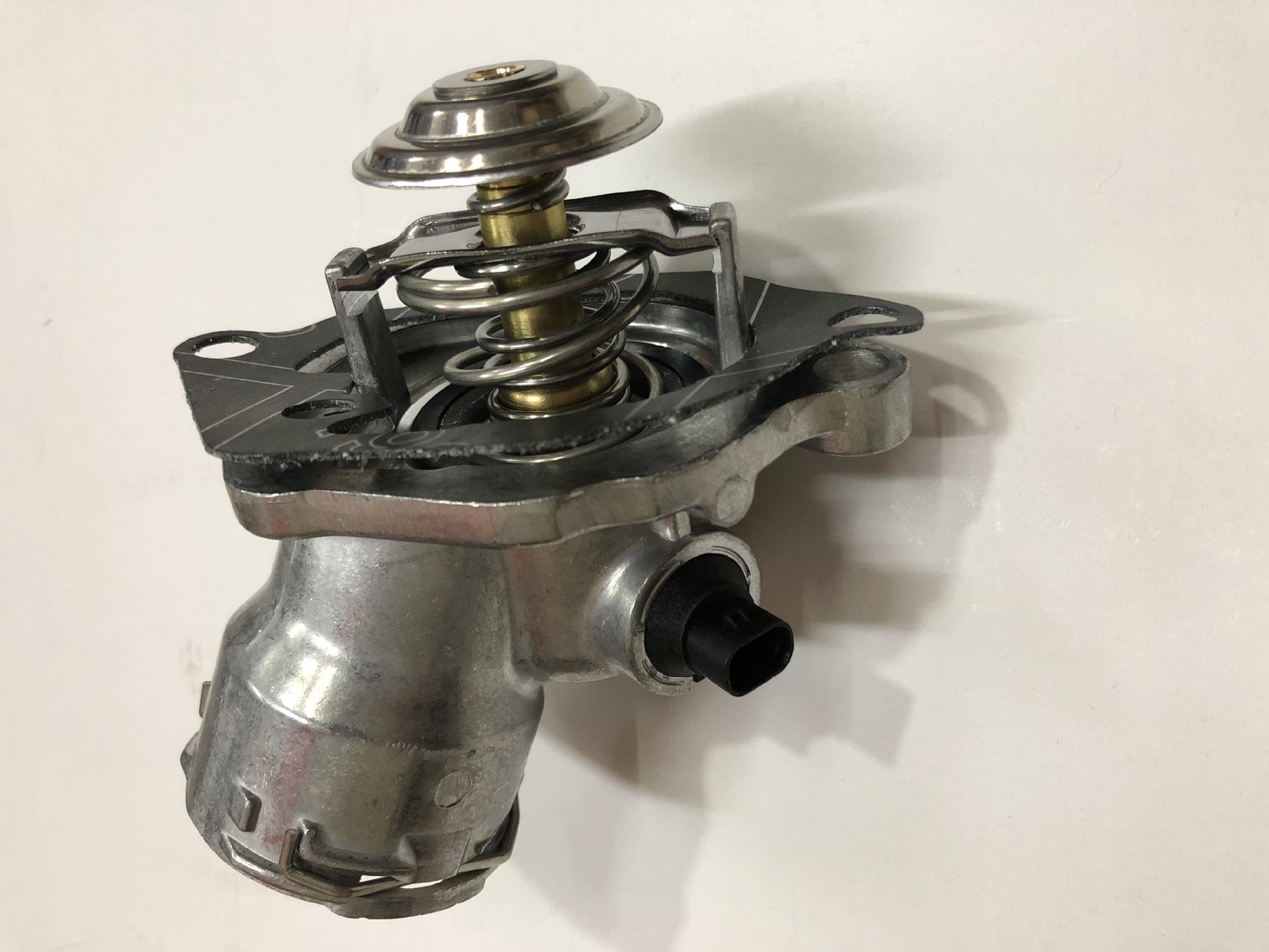 

Термостат Mercedes-Benz W211/W164: Высокотемпературная охлаждающая жидкость 100°C с датчиком 2722000515, 2732000215