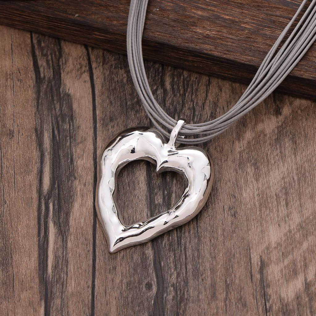 New glossy hollow love pendant, simple and fashionable women's small fresh multi-layer leather rope heart-shaped necklace