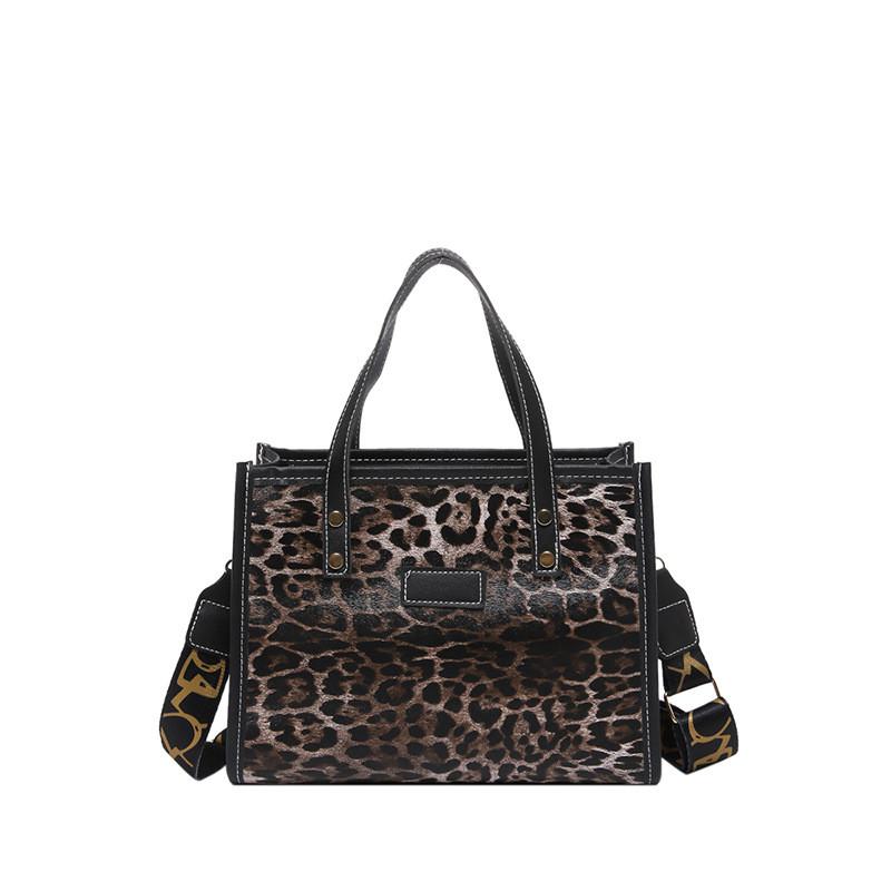 

Chic Black And Brown Pu Small Square Handbag With Leopard Print For Stylish Women кавовий