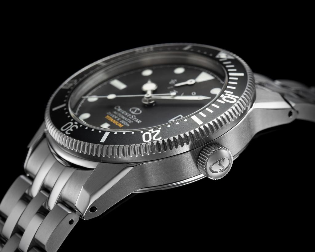 ORIENT STAR Automatic Watch M42 Diver 1964 Mechanical Japanese Made with Domestic Warranty 200m Scuba Diving Water Resistant Titanium Black [ORIENT