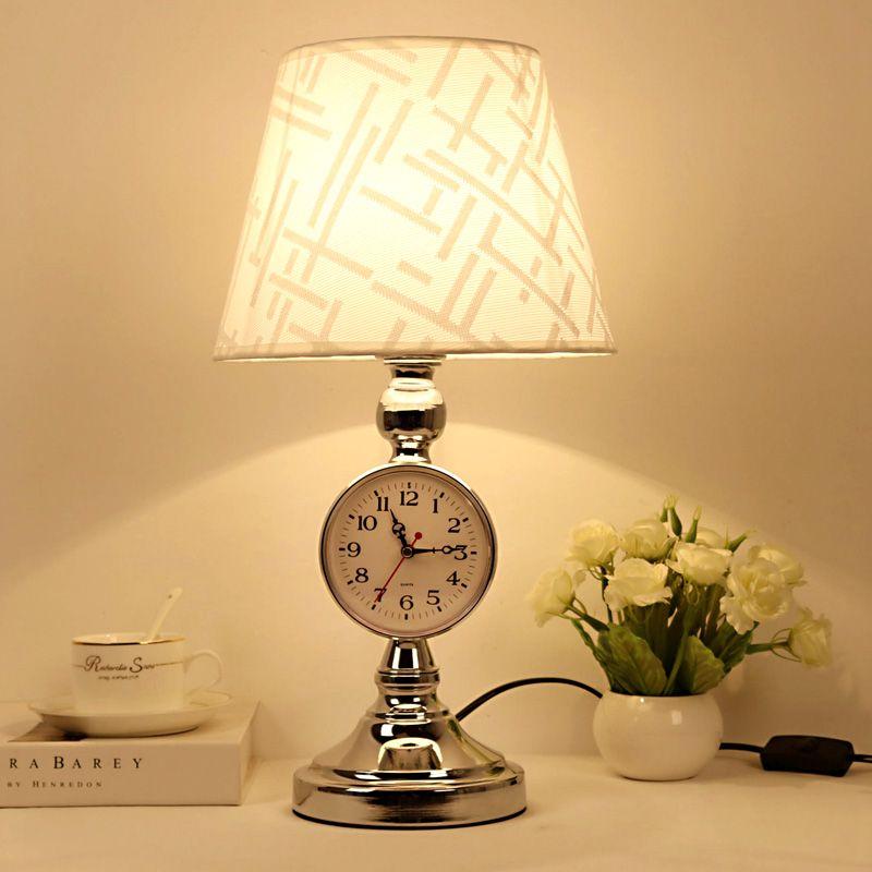 

Простой Европейский Стиль с часами Настольная Лампа Спальня Прикроватная Гостиная Освещение Теплые Романтические Свадебные Идеи warm light