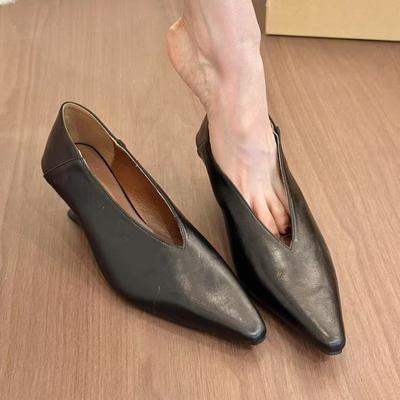 2026 New French Wedge Pointed Toe Shallow Single Shoes, Feminine Simple Commuting Small Leather Shoes