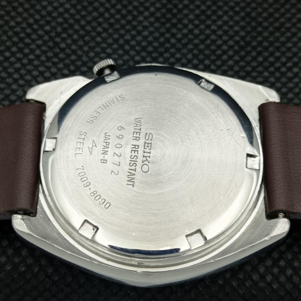 POUŽITÉ VINTAGE SEIKO 5 AUTOMATIC 7009A JAPONSKO PÁNSKÉ DEN/DATUM ČERVENÉ HODINKY 601-a313483-6 lot601-a313483