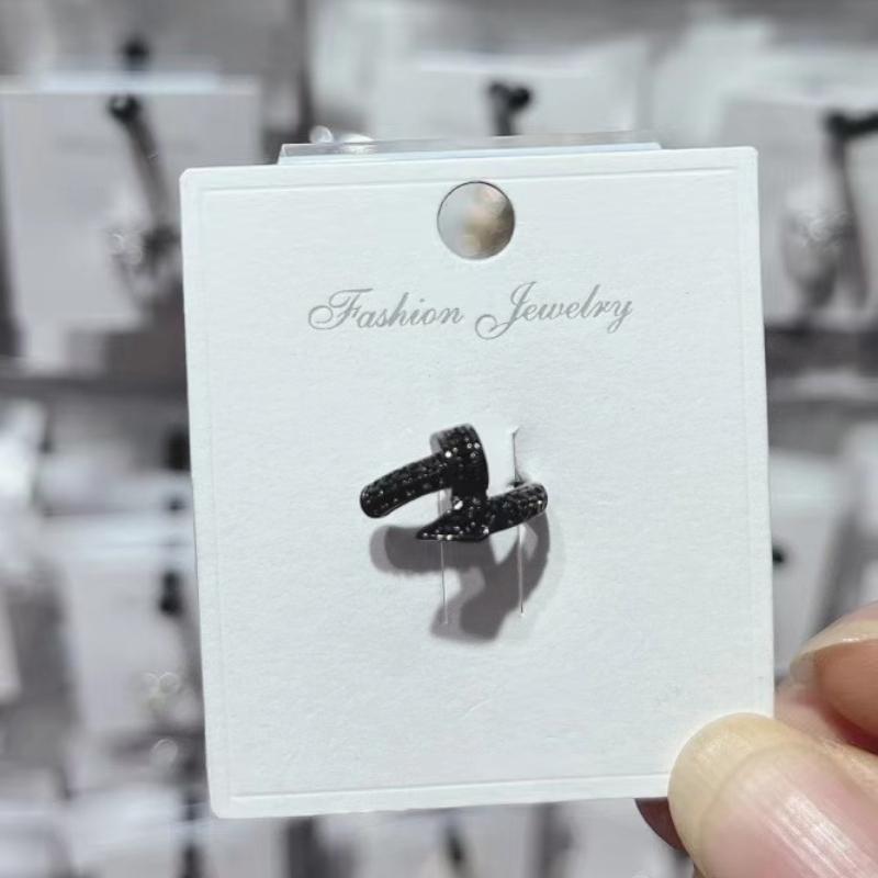 

Personalized Temperament Retro Micro Nail Ear Clip Without Ear Hole, High-end Design Ear Clip Earrings чорний
