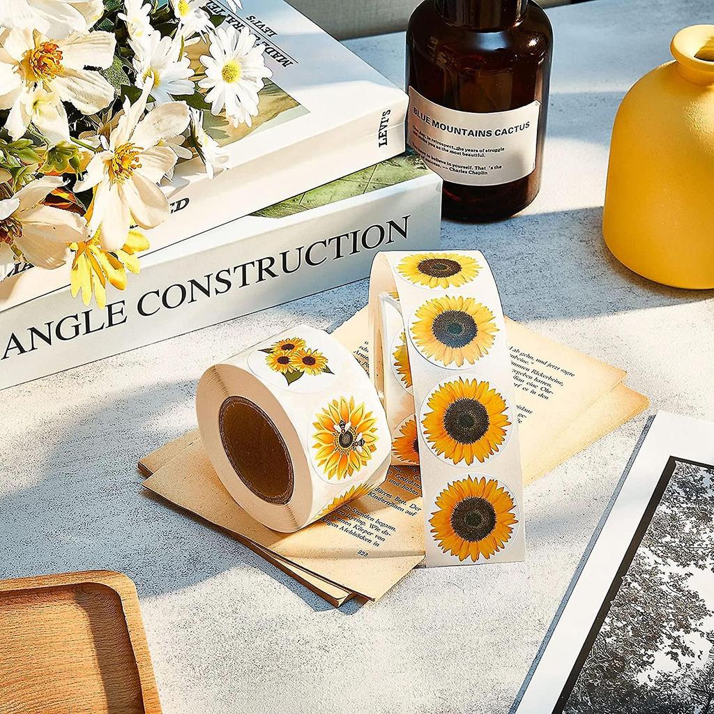 Sunflower Sticker, 1000 Pieces 1.5 Inch Sunflower Label with 8 Sunflower Pattern Sunflower Sticker Roll Self Adhesive Seal for Christmas Thanksgiving 