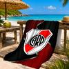 Asciugamano da Spiaggia Emblema River Plate, Asciugatura Rapida, Facile da Curare, Adatto sia per il Fitness che per le Vacanze al Mare, Essenziale Sportivo