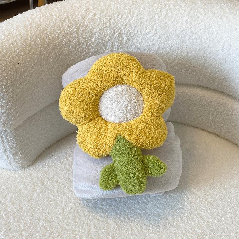 

Blanket Flower Plush Toys Office Nap Blanket Air Condition Quilt Style Thin жовтий