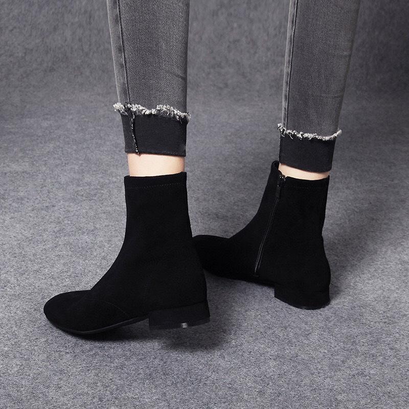 Skinny Boots Women's New Black Sheepskin Flat-bottomed Short Boots Simple Temperament Low-heeled Fashion Boots
