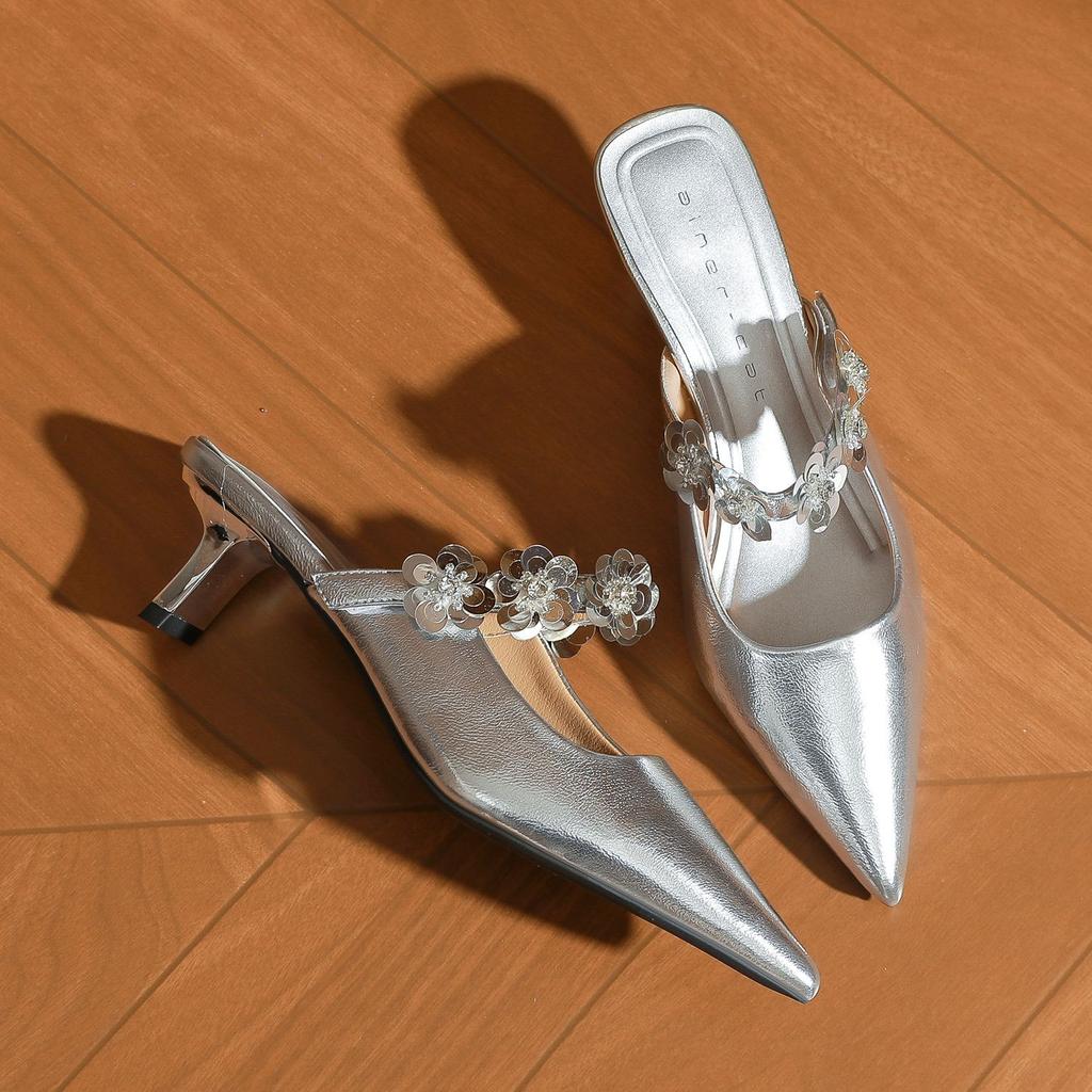 590-1 High-heeled Slippers Women's Thick Heel Summer 2025 New Bag Head Half-drag Flower Pointed Head Shallow Mouth Single Shoes