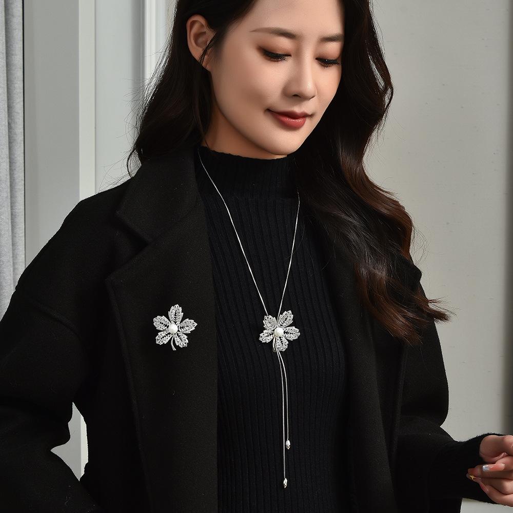 Autumn And Winter Hollow Crystal Maple Leaf Sweater Chain Temperament High Sense Versatile Leaf Long Necklace