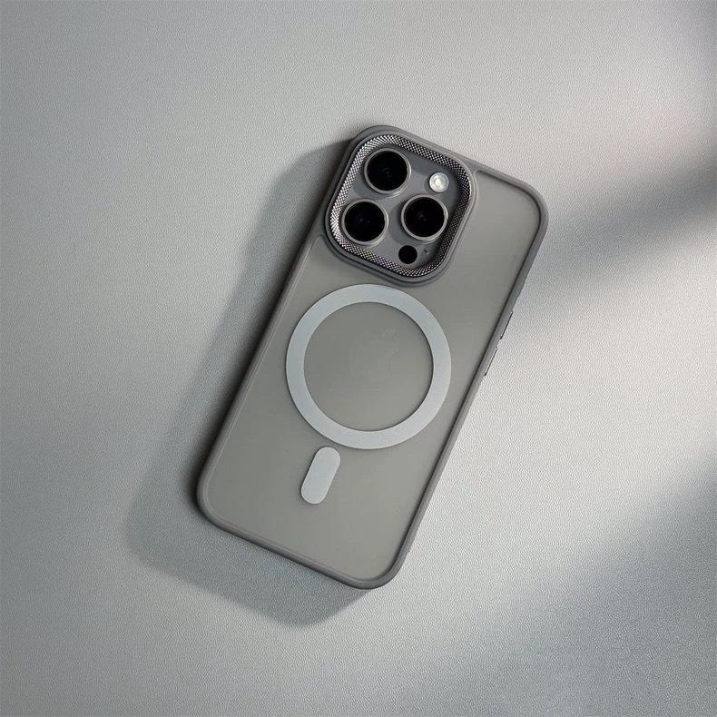 Applicable To Apple 17 Golden Shield Skin Friendly Magnetic Phone Case IPhone 16 Metal Diamond Protective Case 15