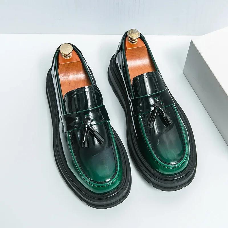 Fashion British Style Business Casual Leather Tooling Shoes Men Banquet Dress Classic Round Toe Business Shoe Office Casual Walking Shoe