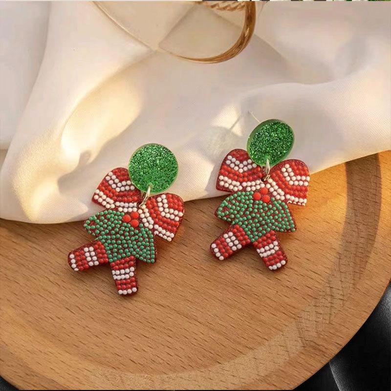 European & American Christmas Earrings: Cute Snowflake & Tree Designs for Women