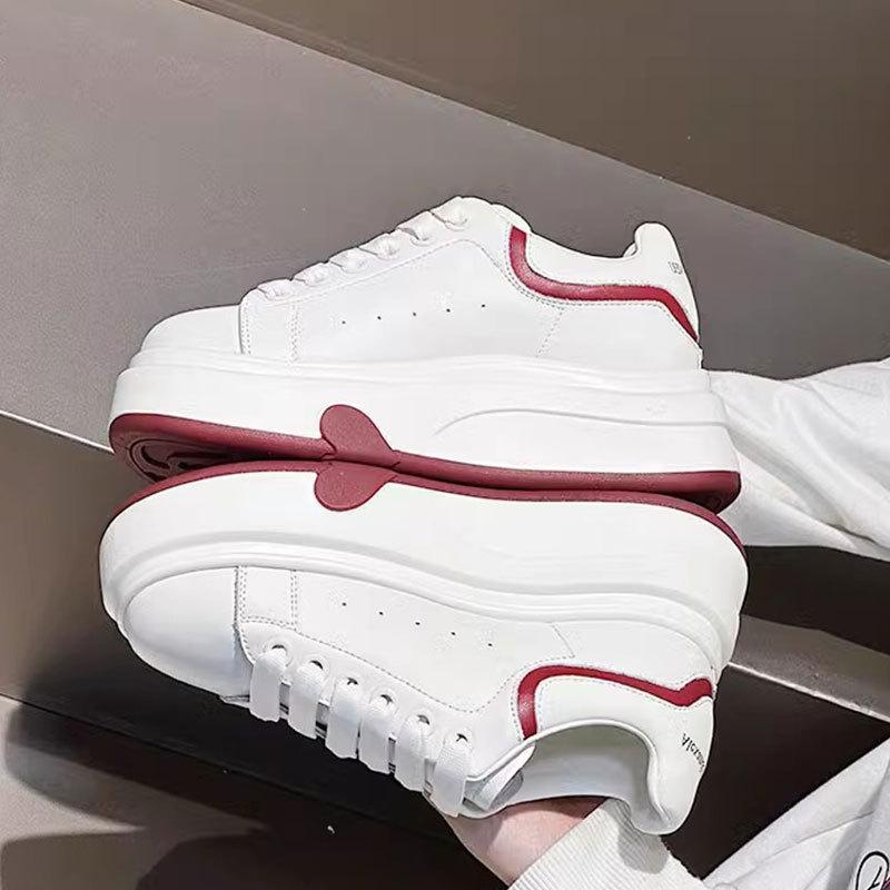 

Нишевая универсальная обувь для доски, студенческая повседневная спортивная обувь, женская ins2025 новая весна и осень, популярные маленькие белые туфли женские 40 красный
