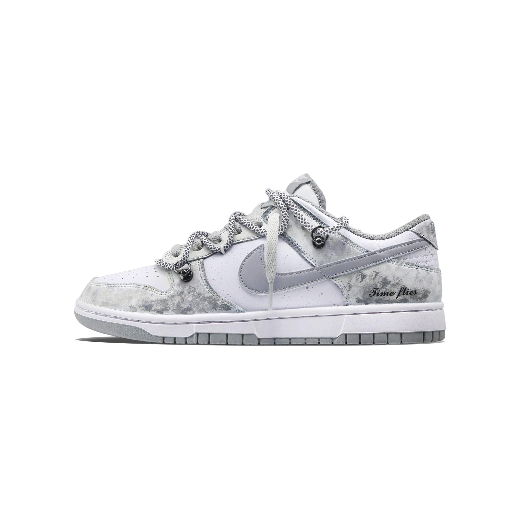 

Nike Dunk Horse Year Limited, White Moon Shadow Low top Skateboard Shoes Unisex Gray White HF5441-105(Team839V) 43