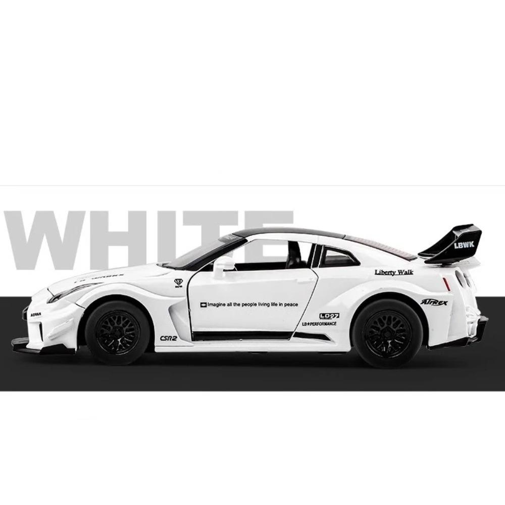 Modellino Auto Sportiva in Lega 1/32 Nissan Skyline GTR CSR2 Diecast con Suono e Luci Alta Simulazione Qualità Giocattolo per Bambini Regalo