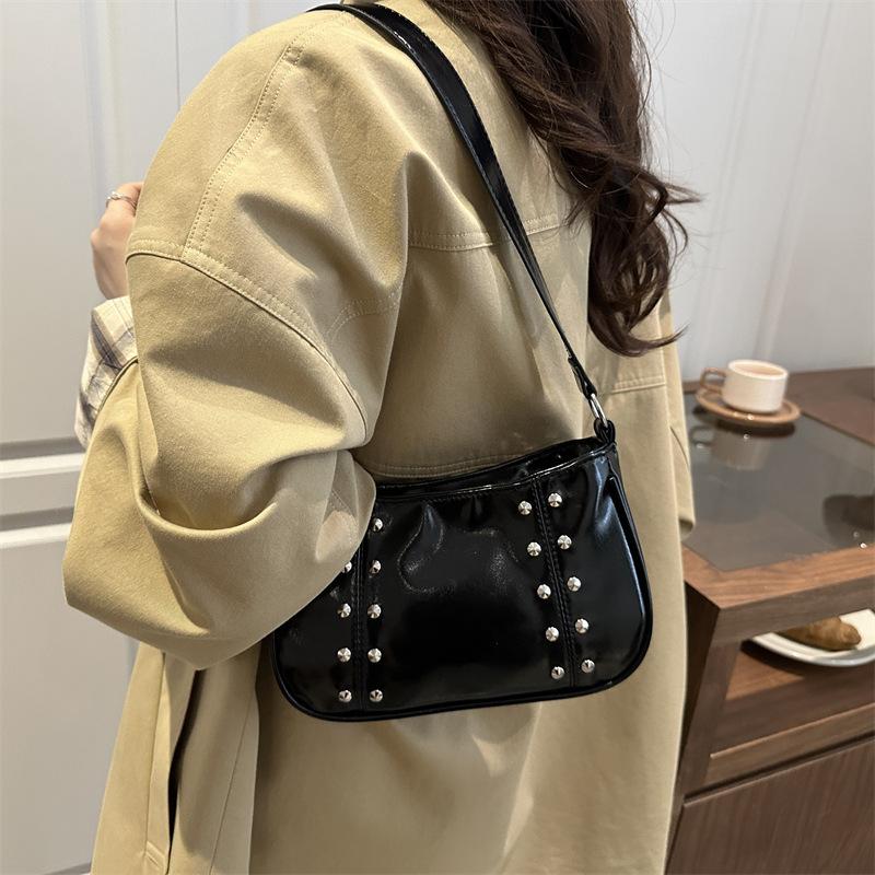 2025 New Autumn Casual Women's Simple Retro Fashion Rivets Simple Broadband Single Shoulder Oblique Span Small Square Bag