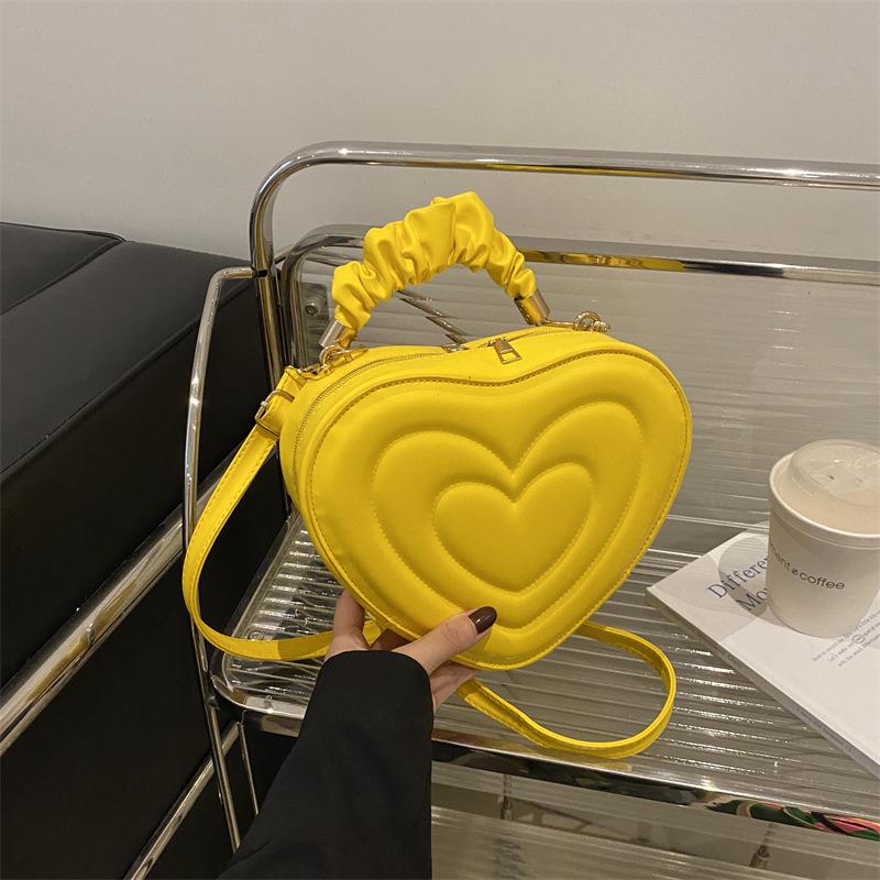 Modetrend lässige Umhängetasche Retro Winter kleine Tasche Damen neue Textur schräger Überschlag Liebestasche
