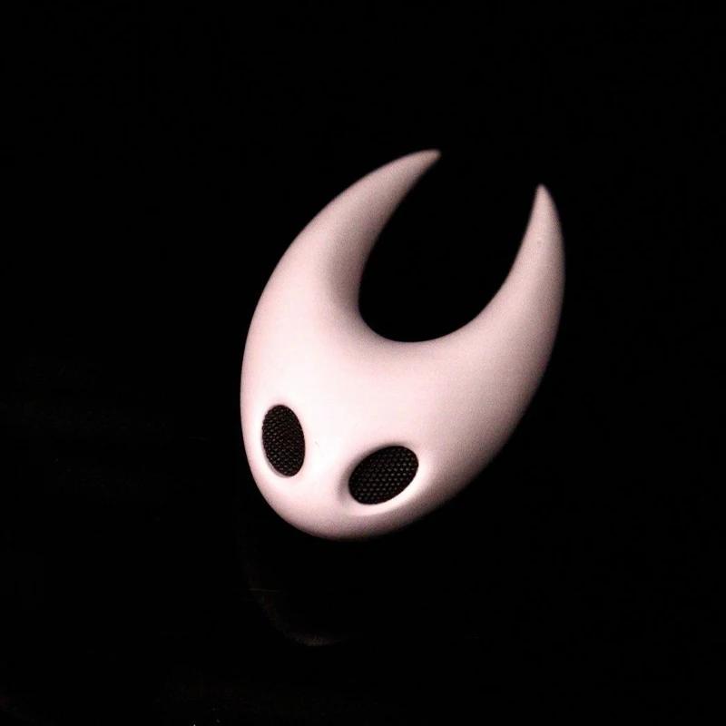 

Hollow Knight Keychain - White Horned Head Skull Pendant for Game Fans - Cosplay Prop, Bag Charm, Car Key Ring