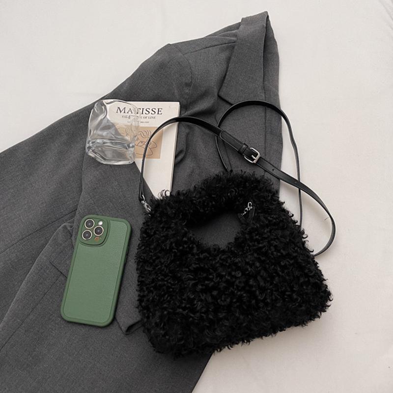 Yogodlns Plush Sweet Shoulder Bags for Women Cute Autumn and Winter New Versatile Fashion Large Capacity Women's Handbags