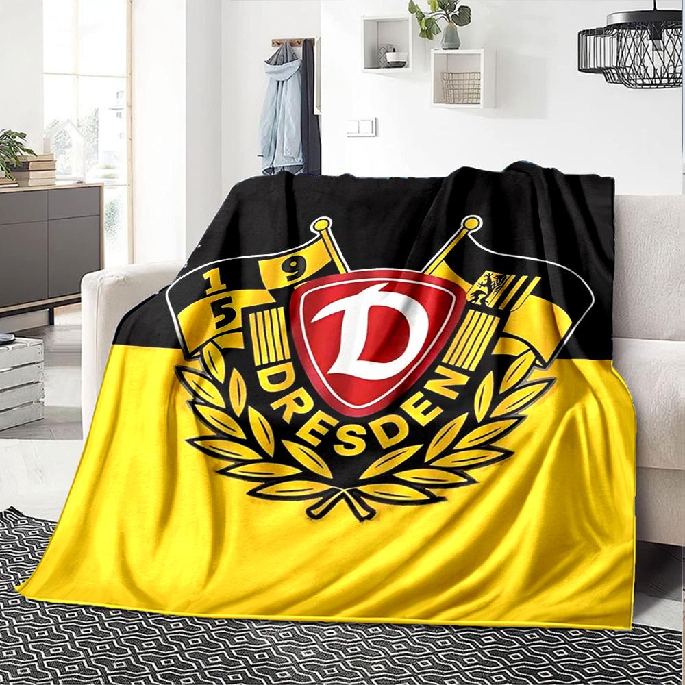 Dresden Sport Club Emblem Flag Style Print Flannel Throw Blanket Soft Plush Blanket for Sofa Couch Bedroom Sport Fan Home Decor