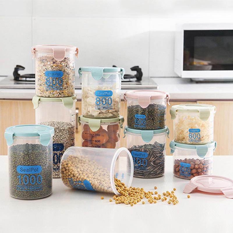 Průhledná plastová dóza se vzduchotěsným víčkem pro skladování potravin