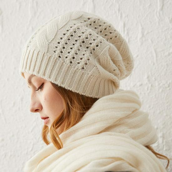 Women's Thickened Cashmere Sweater: Double-Strand Loose Short Knit, Round Neck, Warm Base Layer, Regular Shoulder.