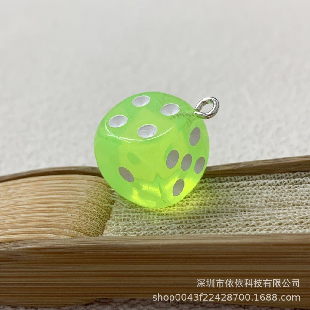 14mm Farbe Transparent Dreidimensional Sieb Würfel Farbe Ohrringe Schlüsselanhänger Anhänger DIY Schmuck Zubehör für den grenzüberschreitenden Handel