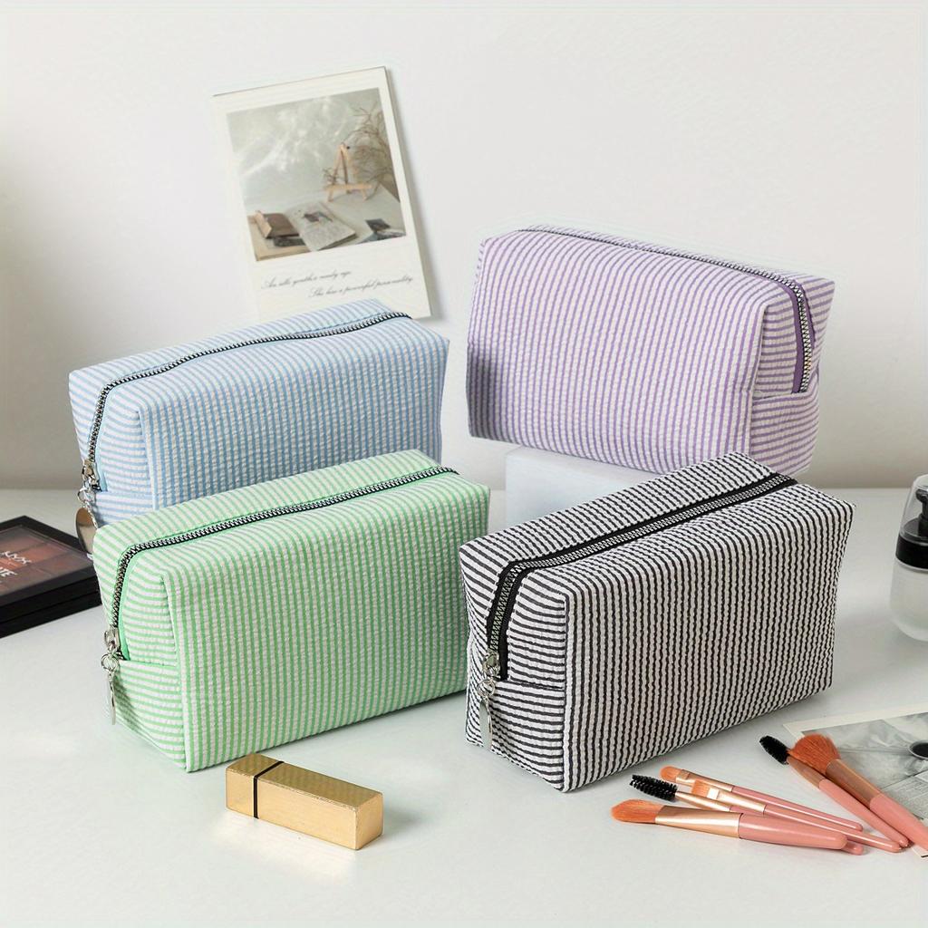 1Pc Seersucker Cosmetic Bag Hand-held Large Capacity Wash Bag Embroidered Stripes Travel Cosmetic Storage Bag for Outdoor Travel Home Storage