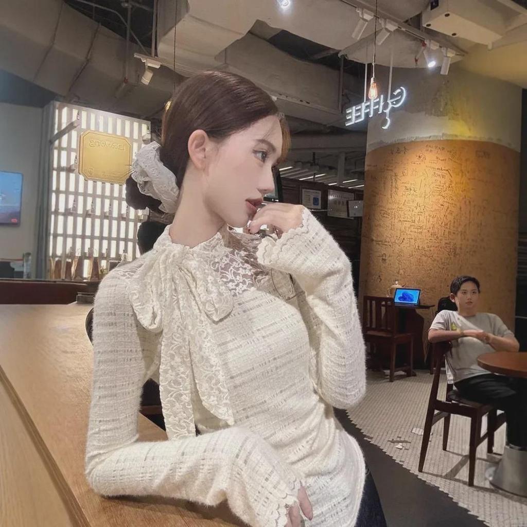 White Lace Bow Long-Sleeve T-Shirt - Elegant Autumn Style for Women