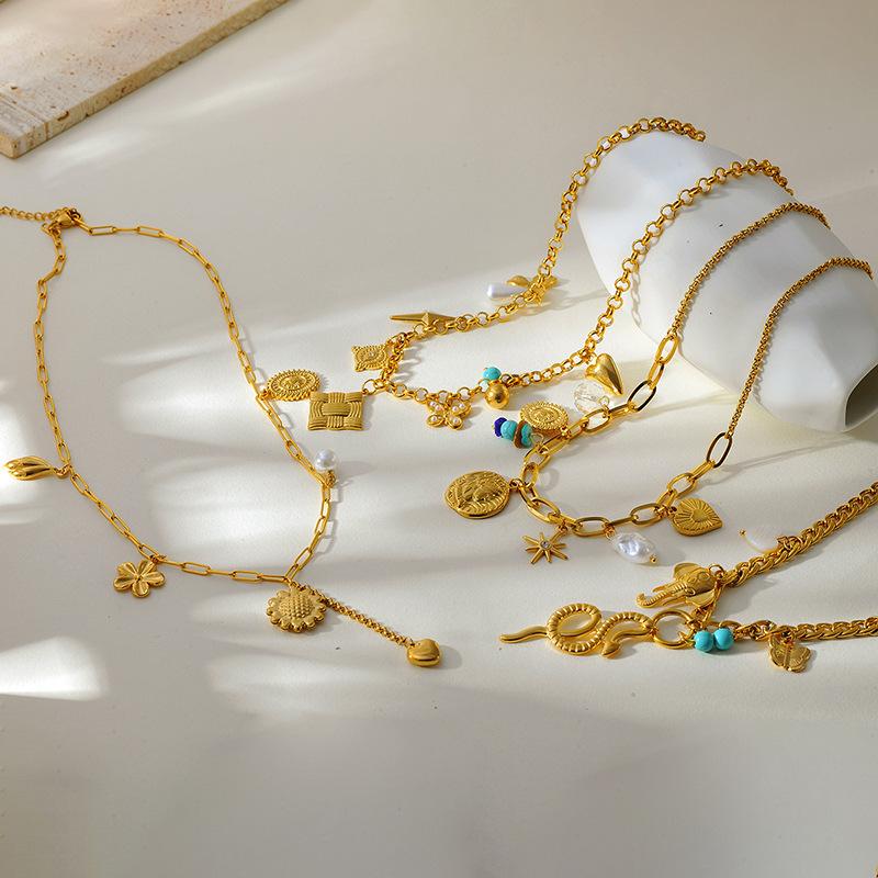 Minimalist Heart Flower Fringe Necklace Gold Layering Chain Jewelry for Women Fashion