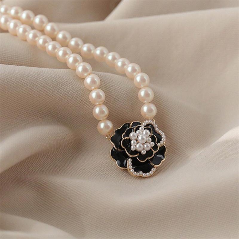 Elegant Camellia Pearl Pendant Necklace For Women Vintage Sweet Flower Clavicle Chain Necklace Party Jewelry Gift